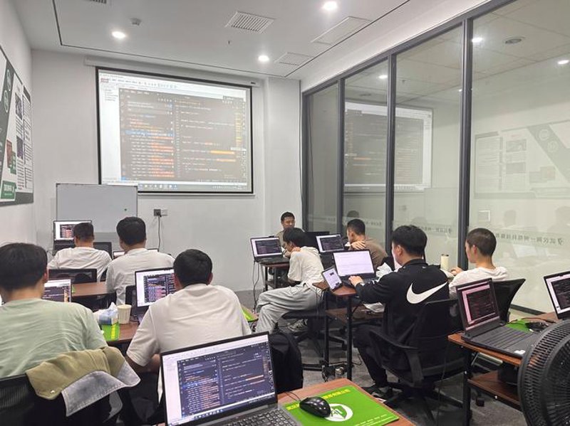 微信小程序开发:全面解析与比较